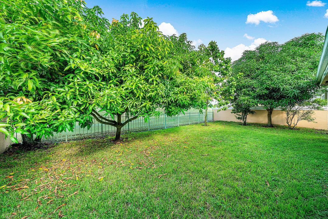 For Sale: $625,000 (3 beds, 2 baths, 1973 Square Feet)