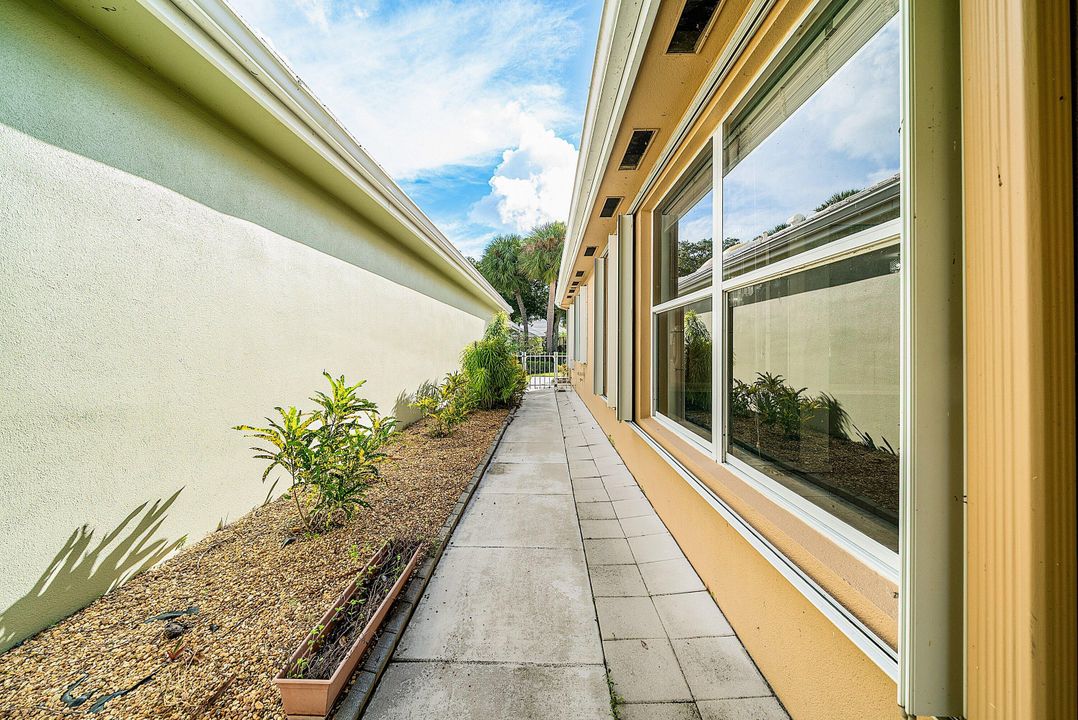 For Sale: $625,000 (3 beds, 2 baths, 1973 Square Feet)