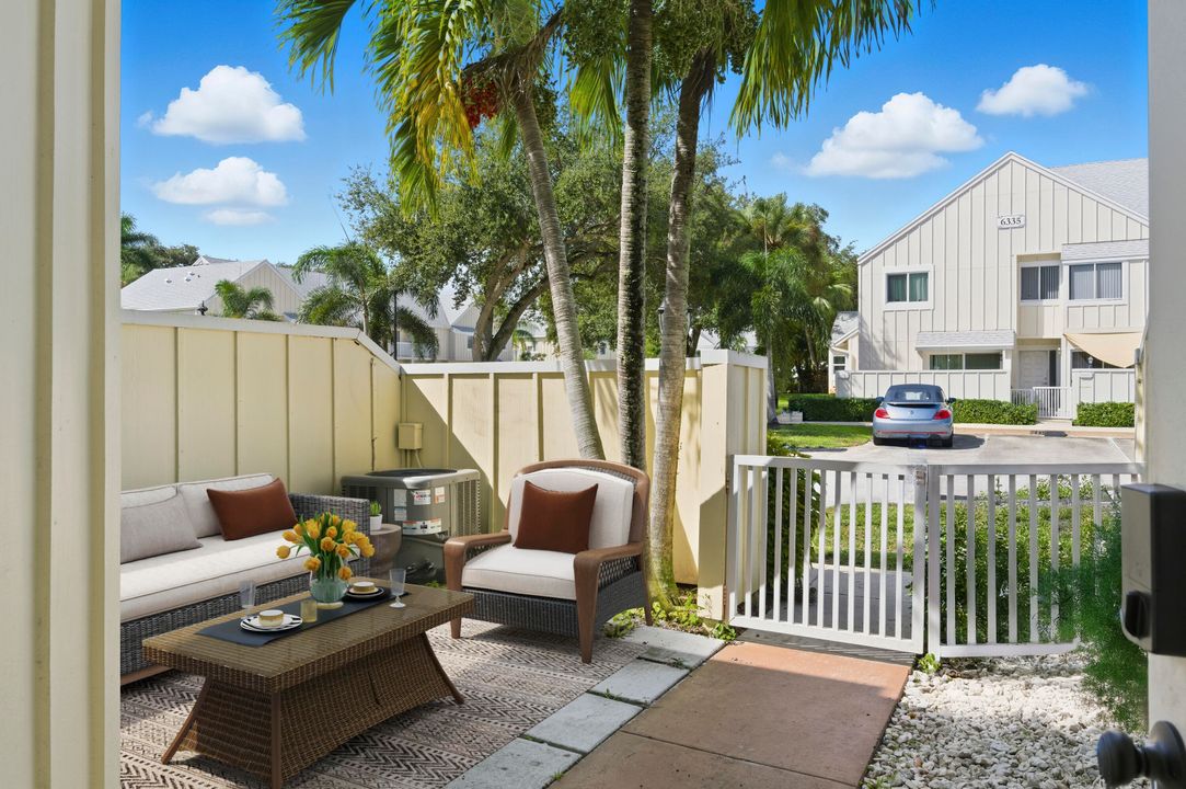 待售: $329,000 (2 贝兹, 2 浴室, 1176 平方英尺)