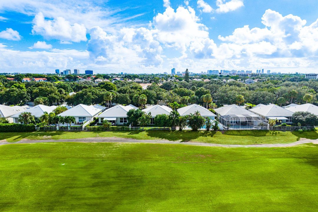 For Sale: $625,000 (3 beds, 2 baths, 1973 Square Feet)