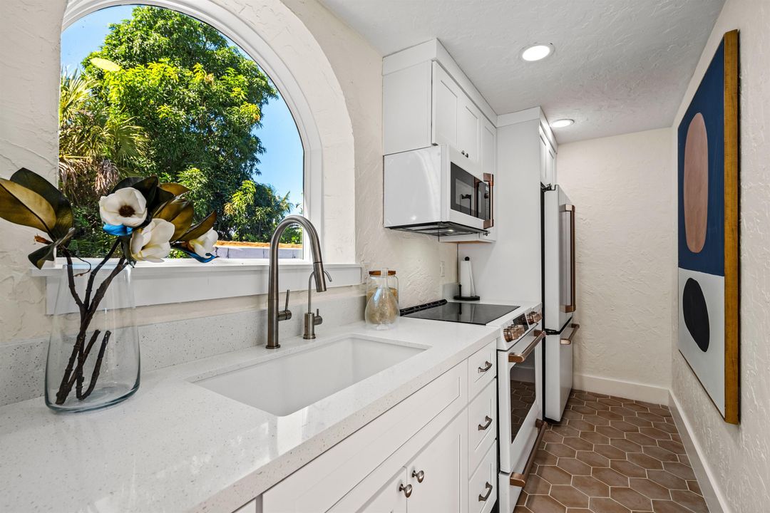 En Venta: $3,495,000 (3 camas, 3 baños, 2499 Pies cuadrados)