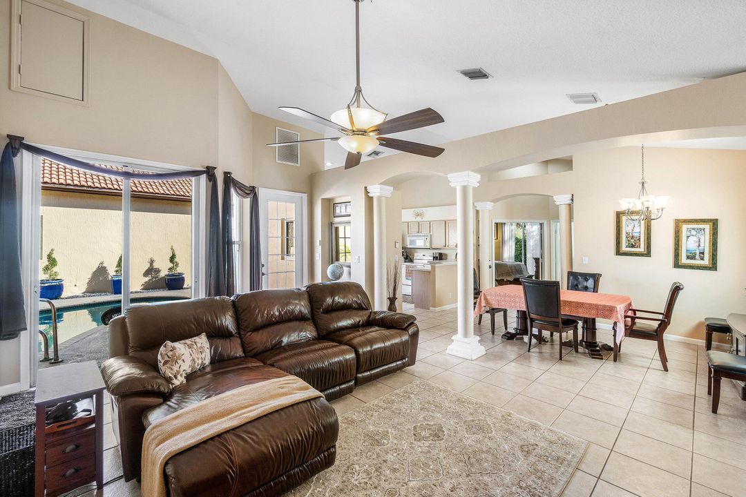 For Sale: $550,000 (3 beds, 3 baths, 1983 Square Feet)