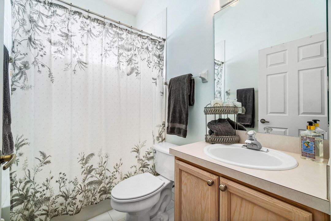 For Sale: $550,000 (3 beds, 3 baths, 1983 Square Feet)