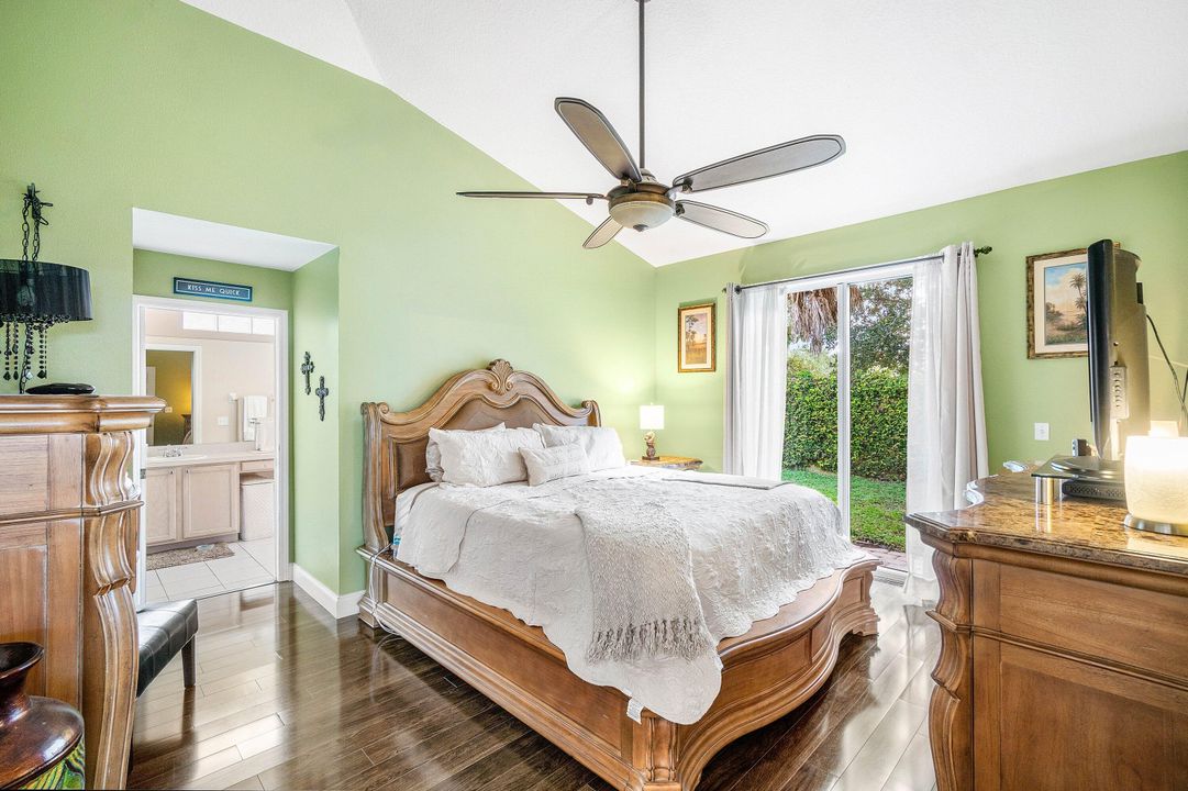 For Sale: $550,000 (3 beds, 3 baths, 1983 Square Feet)