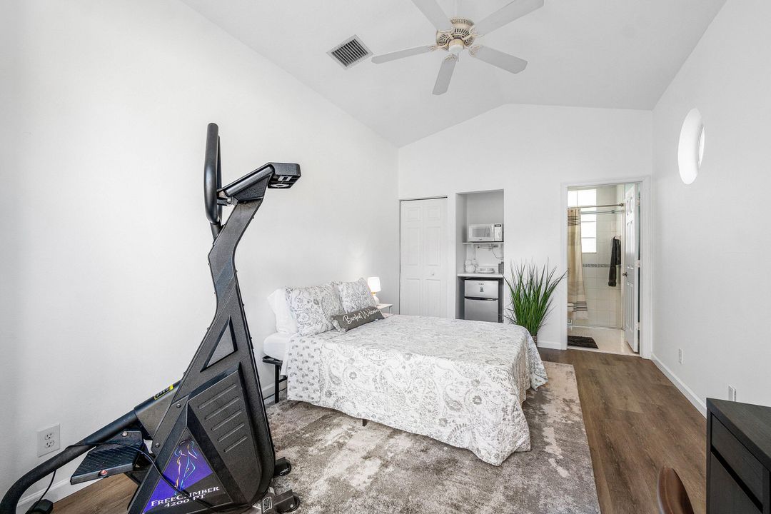 For Sale: $550,000 (3 beds, 3 baths, 1983 Square Feet)