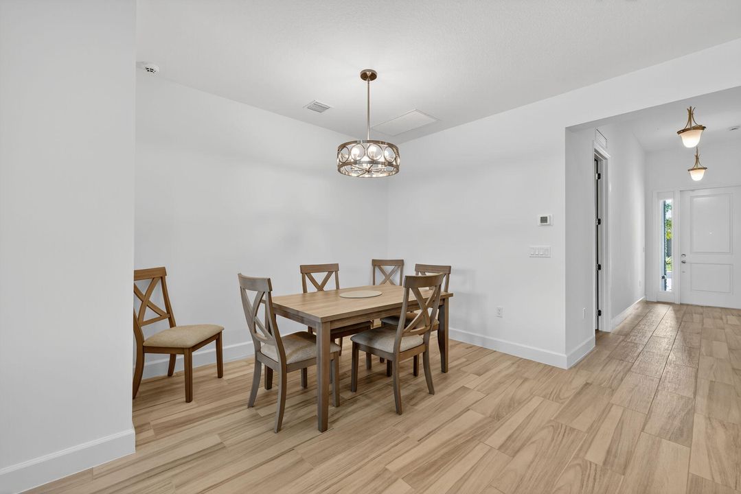 В аренду: $3,400 (2 спален, 2 ванн, 1752 Квадратных фут)