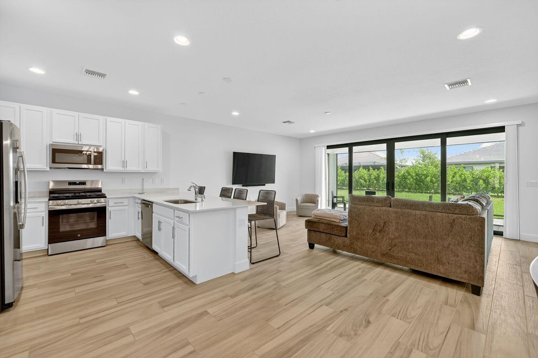 В аренду: $3,400 (2 спален, 2 ванн, 1752 Квадратных фут)