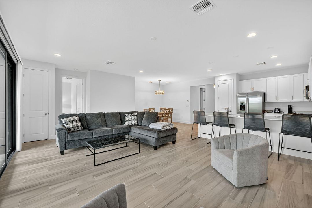 В аренду: $3,400 (2 спален, 2 ванн, 1752 Квадратных фут)