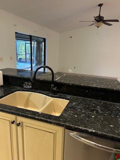 For Sale: $399,900 (4 beds, 3 baths, 2072 Square Feet)