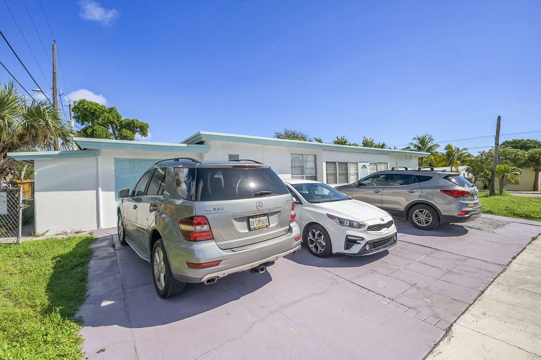 For Sale: $460,000 (3 beds, 2 baths, 1575 Square Feet)