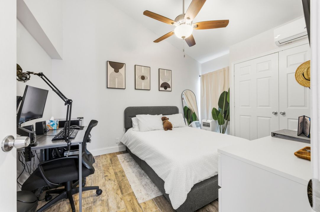 合同活跃: $350,000 (2 贝兹, 2 浴室, 1412 平方英尺)