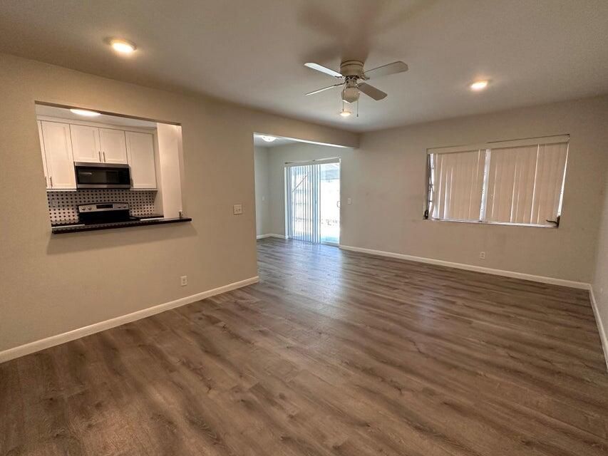 For Sale: $460,000 (3 beds, 2 baths, 1575 Square Feet)