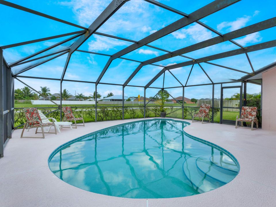 待售: $530,000 (3 贝兹, 2 浴室, 2016 平方英尺)