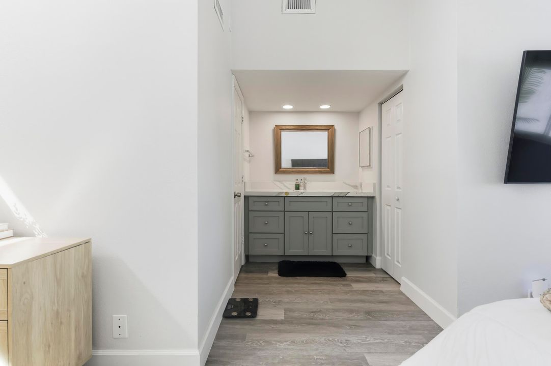 合同活跃: $350,000 (2 贝兹, 2 浴室, 1412 平方英尺)