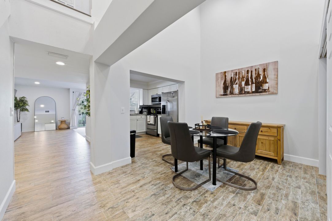 合同活跃: $350,000 (2 贝兹, 2 浴室, 1412 平方英尺)