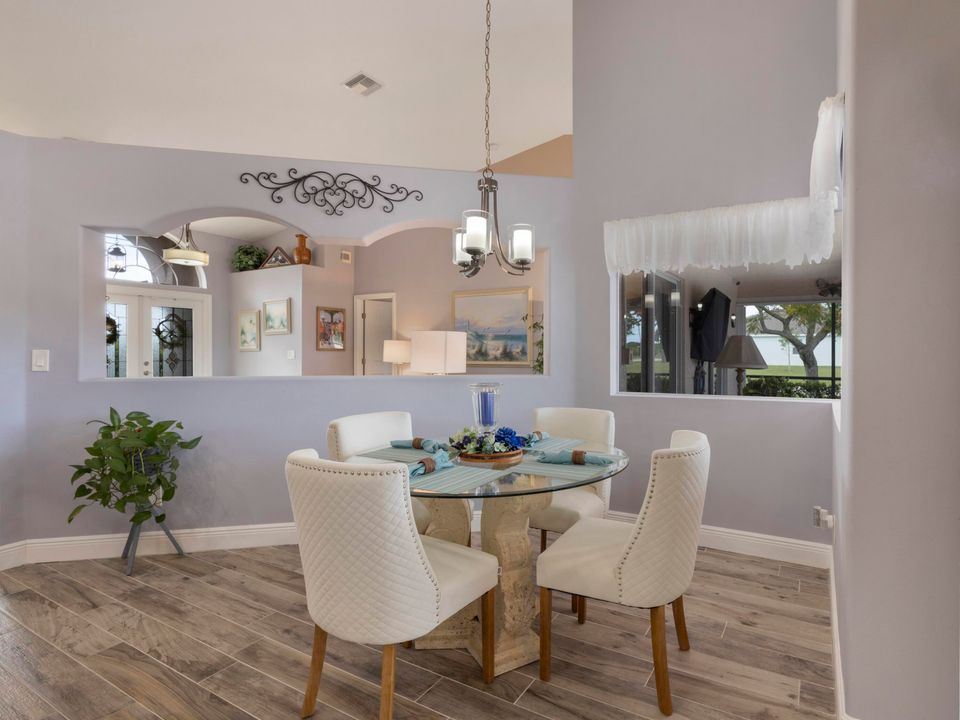 待售: $530,000 (3 贝兹, 2 浴室, 2016 平方英尺)