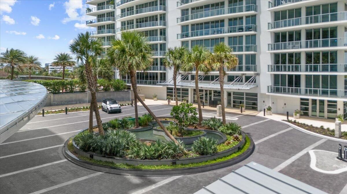 For Sale: $3,595,000 (2 beds, 2 baths, 2525 Square Feet)