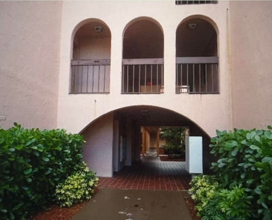 出租: $2,000 (2 贝兹, 2 浴室, 1030 平方英尺)