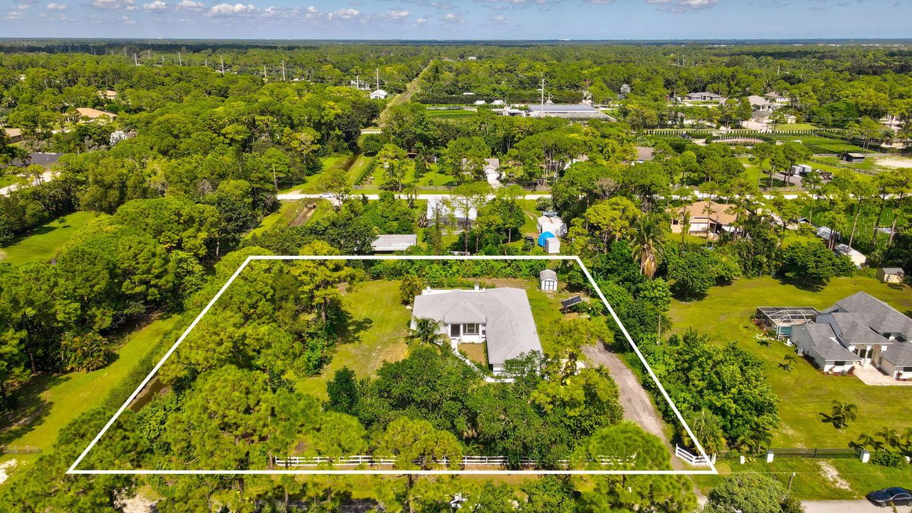 For Sale: $949,900 (4 beds, 2 baths, 2801 Square Feet)