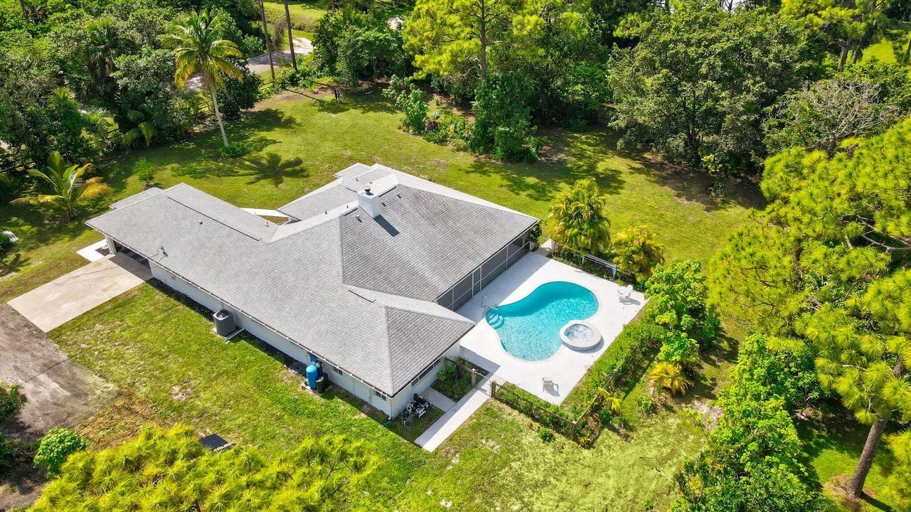 For Sale: $949,900 (4 beds, 2 baths, 2801 Square Feet)