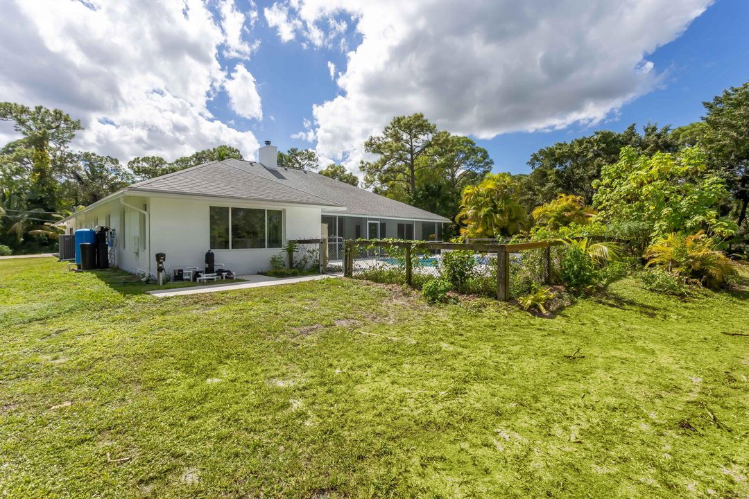 For Sale: $949,900 (4 beds, 2 baths, 2801 Square Feet)