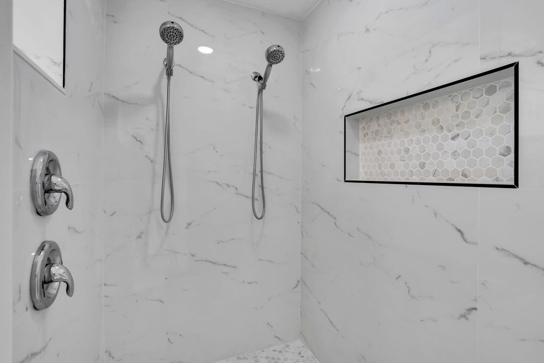 For Sale: $949,900 (4 beds, 2 baths, 2801 Square Feet)