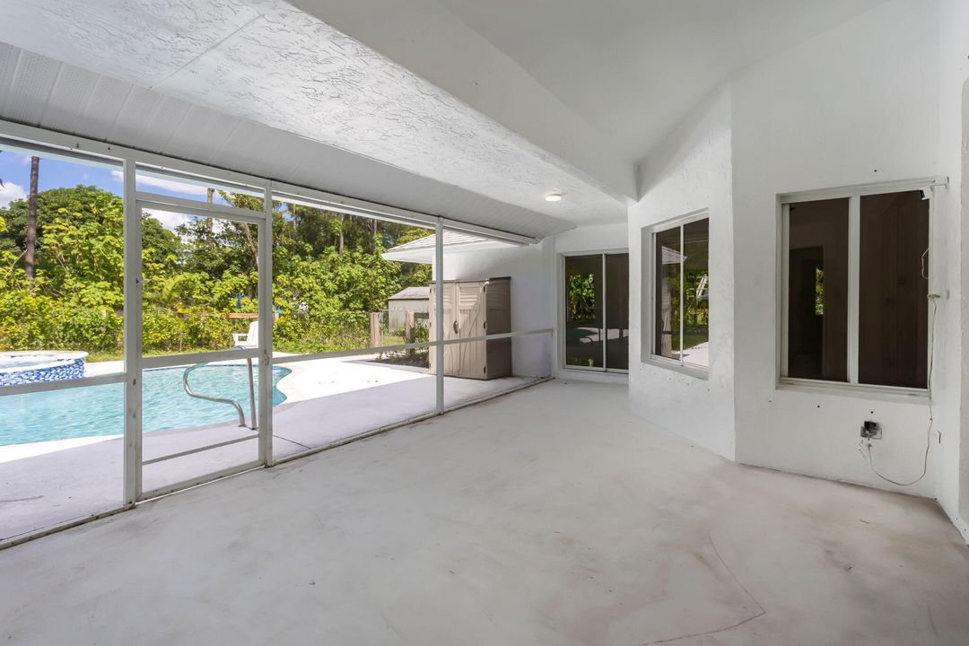 For Sale: $949,900 (4 beds, 2 baths, 2801 Square Feet)