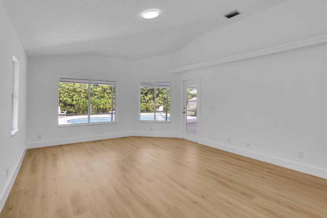 For Sale: $949,900 (4 beds, 2 baths, 2801 Square Feet)