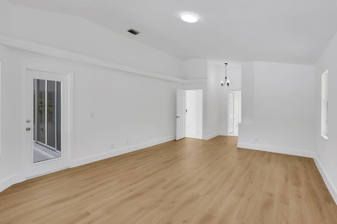 For Sale: $949,900 (4 beds, 2 baths, 2801 Square Feet)