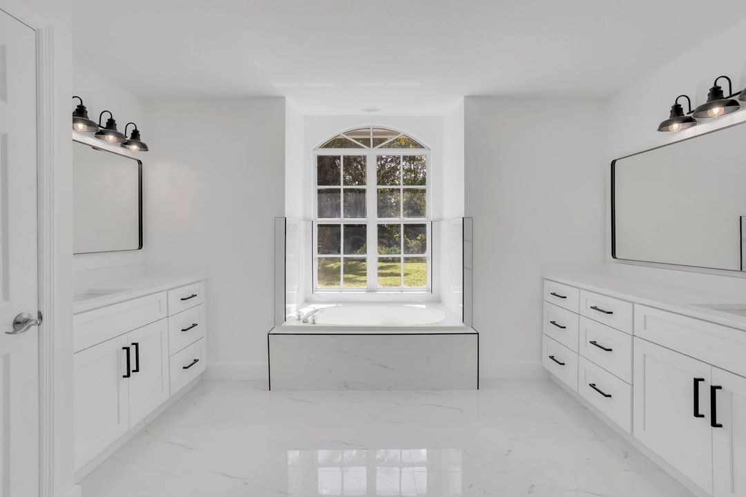 For Sale: $949,900 (4 beds, 2 baths, 2801 Square Feet)