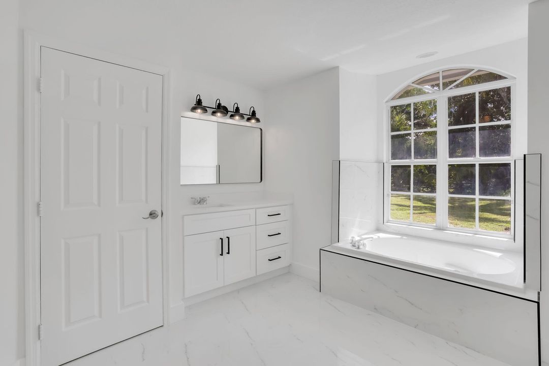 For Sale: $949,900 (4 beds, 2 baths, 2801 Square Feet)