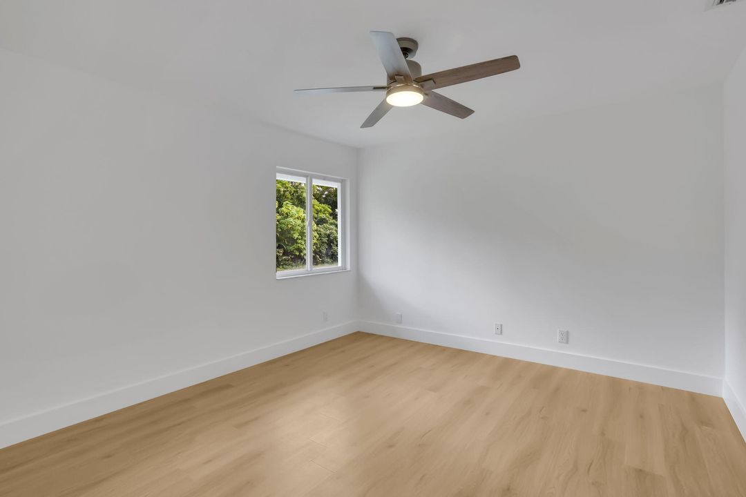 For Sale: $949,900 (4 beds, 2 baths, 2801 Square Feet)