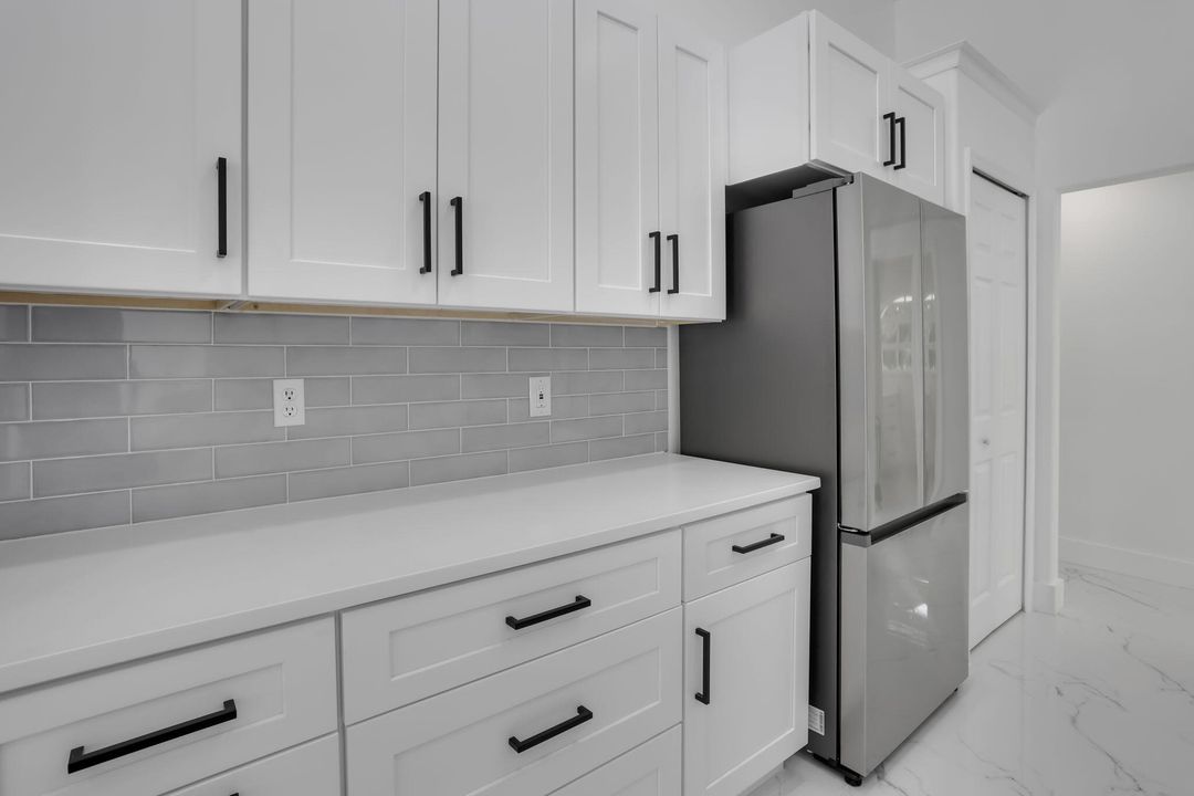 For Sale: $949,900 (4 beds, 2 baths, 2801 Square Feet)