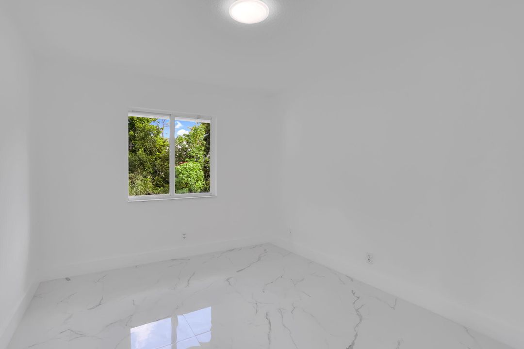 For Sale: $949,900 (4 beds, 2 baths, 2801 Square Feet)