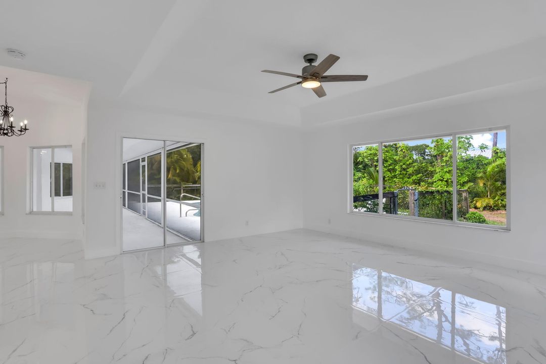 For Sale: $949,900 (4 beds, 2 baths, 2801 Square Feet)