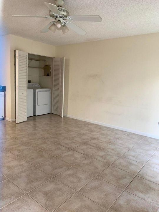 For Sale: $165,000 (1 beds, 1 baths, 627 Square Feet)
