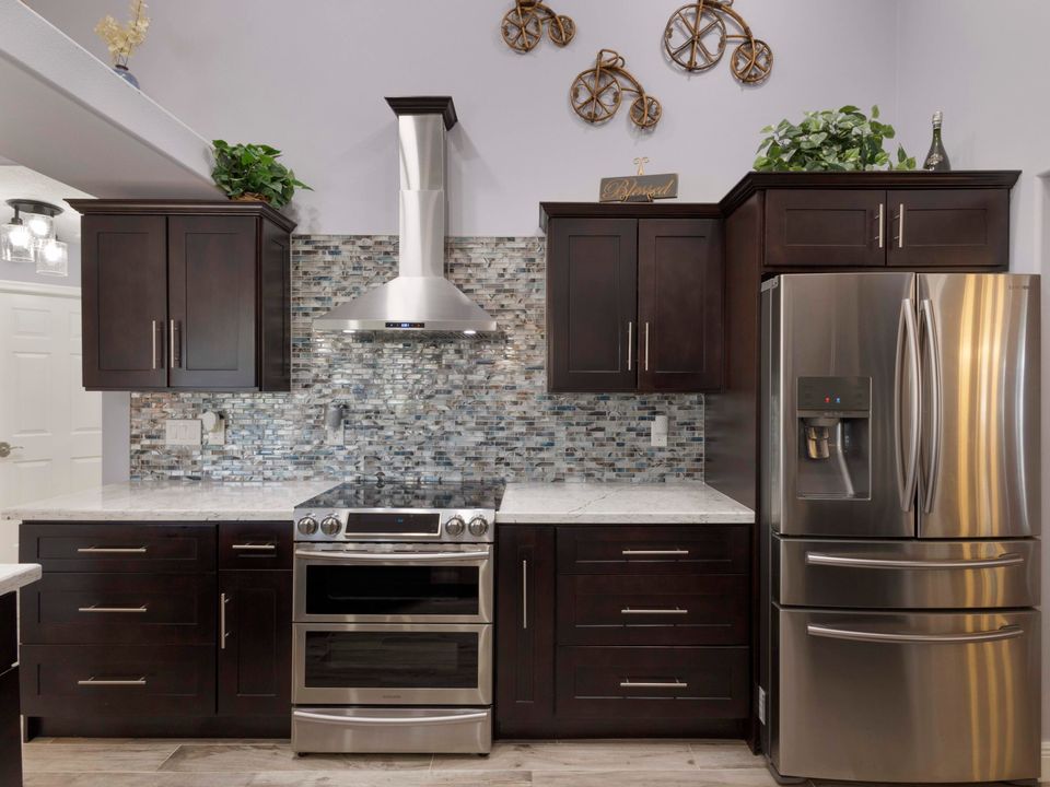 待售: $530,000 (3 贝兹, 2 浴室, 2016 平方英尺)