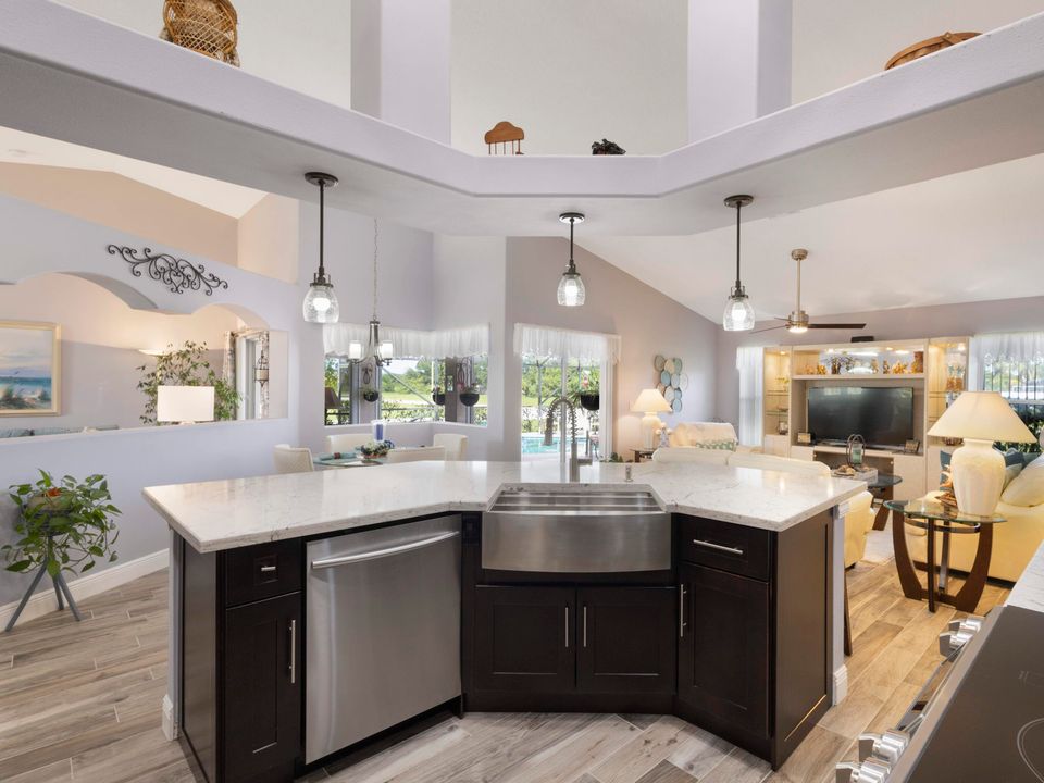 待售: $530,000 (3 贝兹, 2 浴室, 2016 平方英尺)