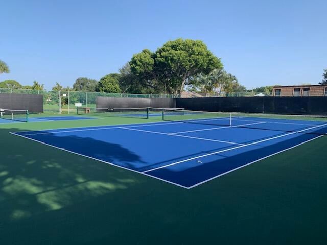 合同活跃: $269,000 (2 贝兹, 2 浴室, 1137 平方英尺)