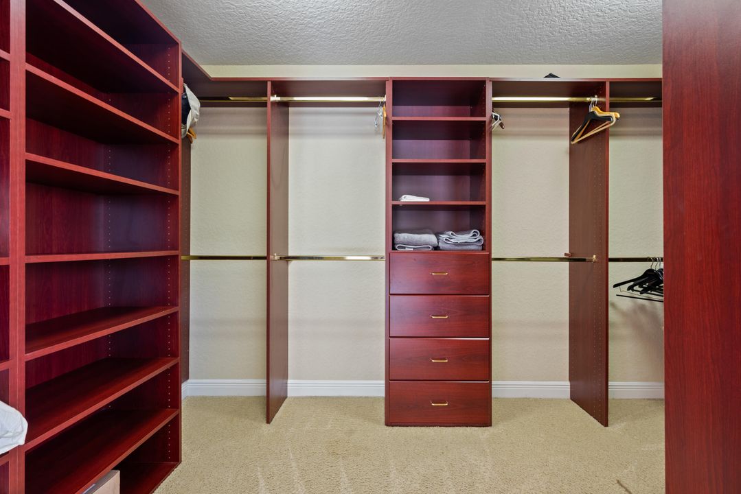 For Sale: $5,150,000 (8 beds, 7 baths, 3425 Square Feet)