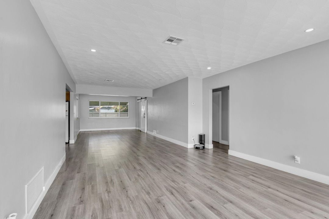 For Sale: $520,000 (2 beds, 2 baths, 1463 Square Feet)