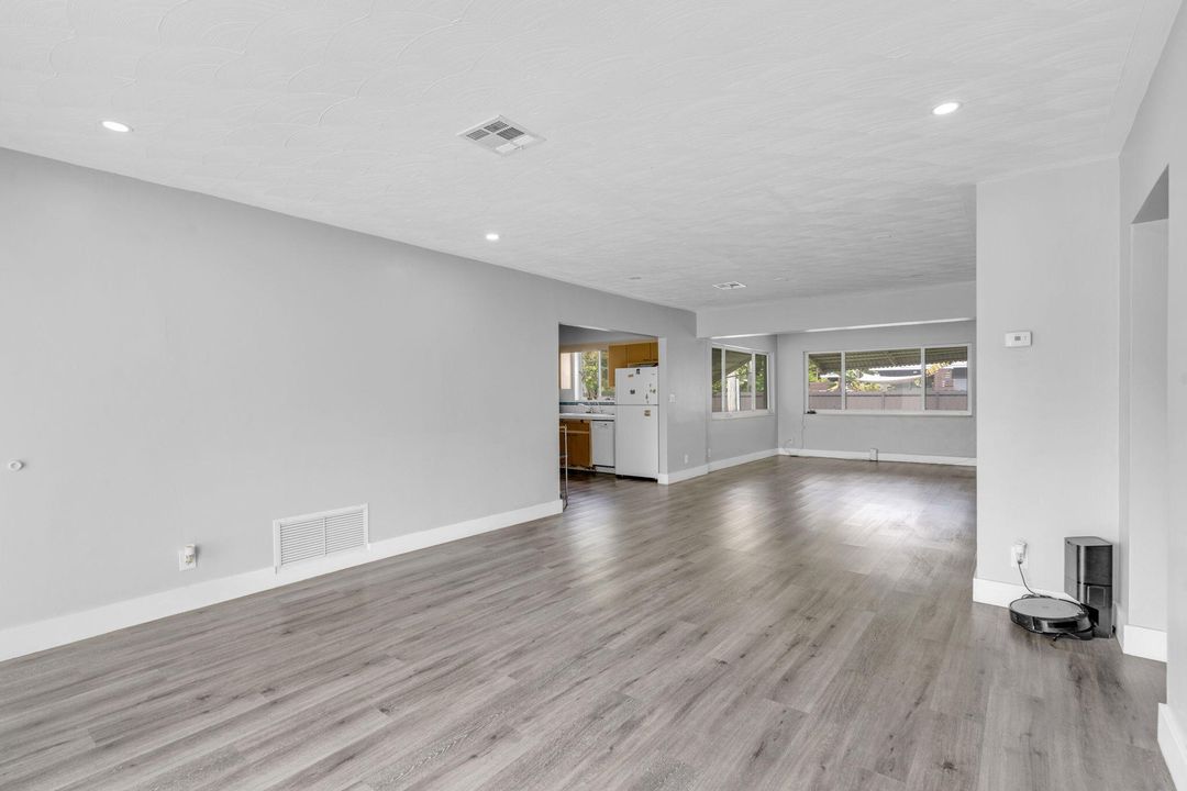 For Sale: $520,000 (2 beds, 2 baths, 1463 Square Feet)