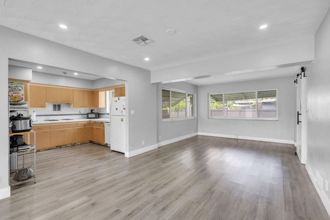 For Sale: $520,000 (2 beds, 2 baths, 1463 Square Feet)