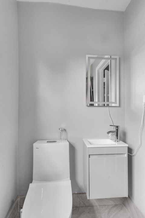 For Sale: $520,000 (2 beds, 2 baths, 1463 Square Feet)