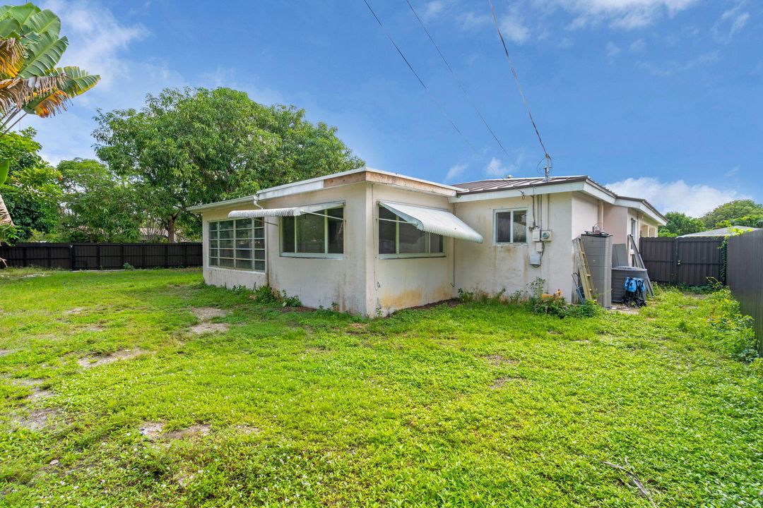 For Sale: $520,000 (2 beds, 2 baths, 1463 Square Feet)