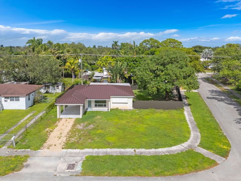 For Sale: $520,000 (2 beds, 2 baths, 1463 Square Feet)