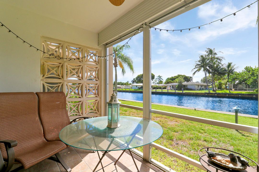 For Sale: $235,000 (2 beds, 2 baths, 888 Square Feet)