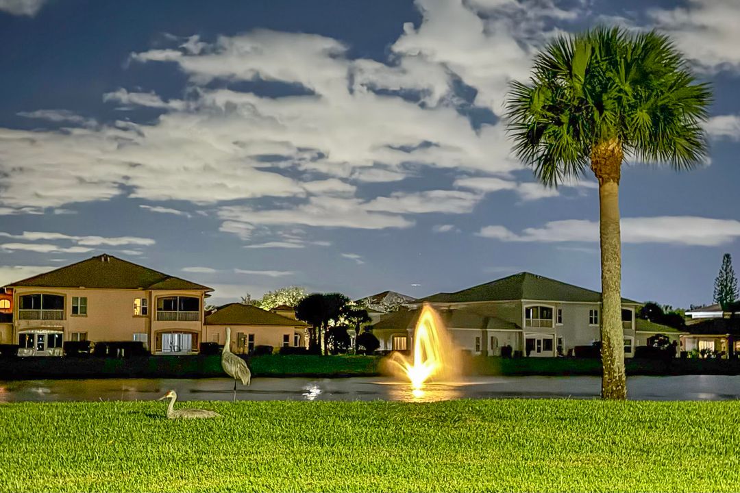 For Sale: $199,999 (2 beds, 2 baths, 1182 Square Feet)