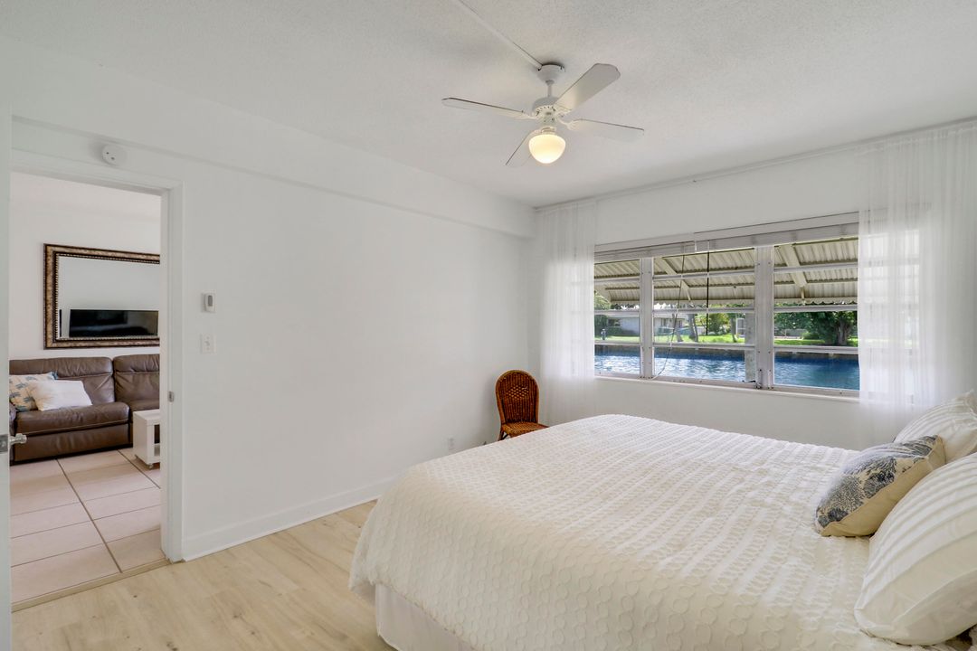 For Sale: $235,000 (2 beds, 2 baths, 888 Square Feet)