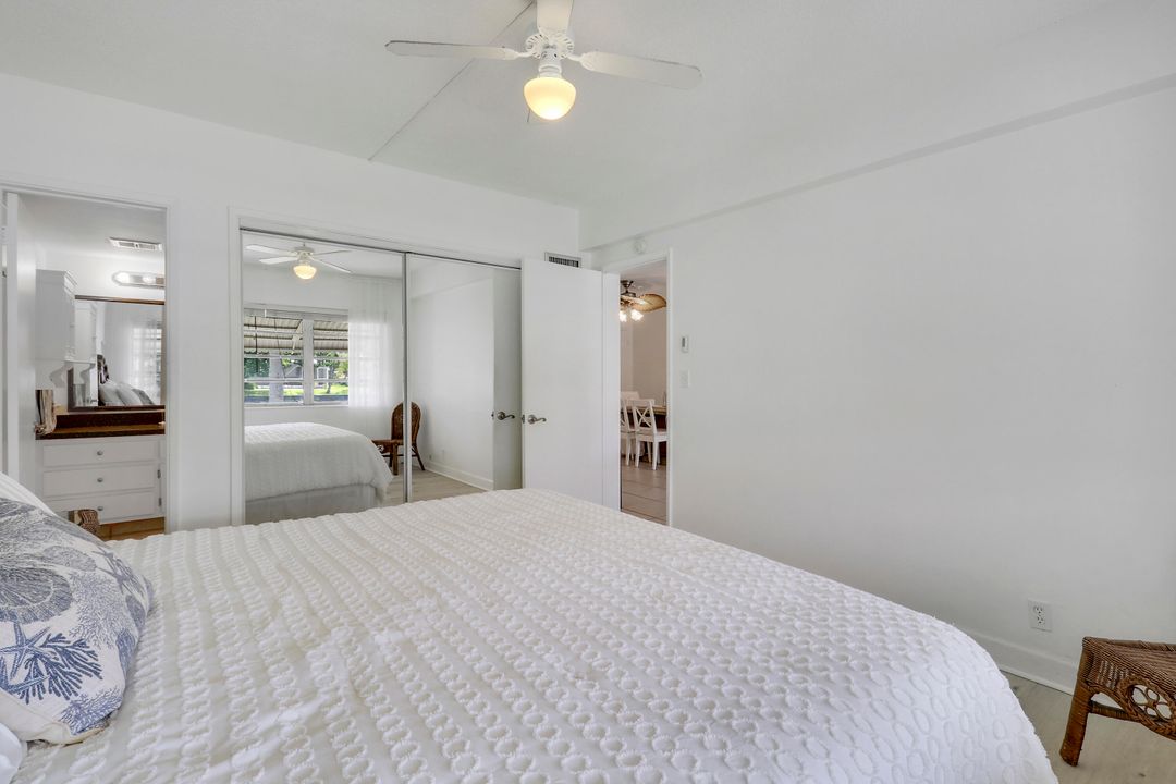 For Sale: $235,000 (2 beds, 2 baths, 888 Square Feet)